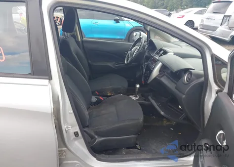 2015 Nissan Versa Note S (Sr)/S Plus/Sl/Sr/Sv z USA, uszkodzony, nr VIN 3N1CE2CP4FL382051